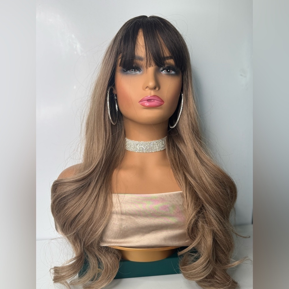 Balayage  Caramel Blonde Wavy Wig with Dark Roots - Realistic appearance
